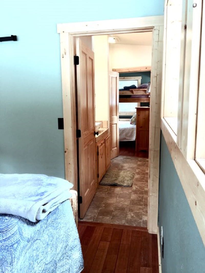 Shadow Pines Cabin (Partially Handicap Accessible)