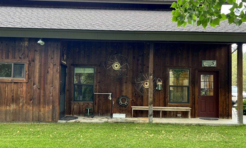 Escape to Nature in This Cozy Riverfront Cabin
