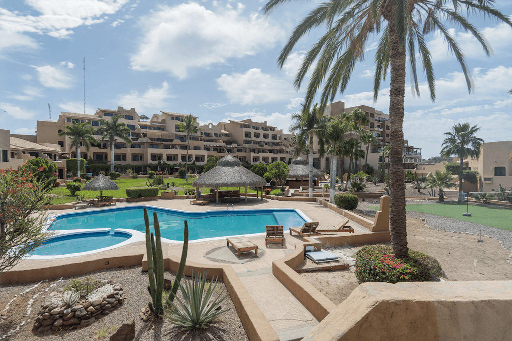 Las Glorias LGG-12 Villa