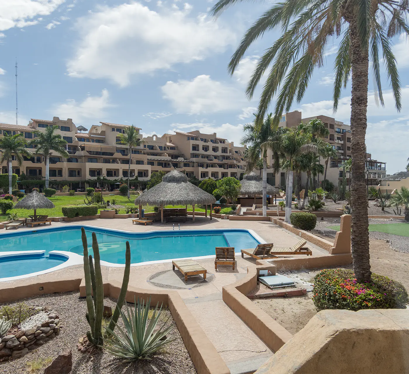 Las Glorias LGG-12 Villa