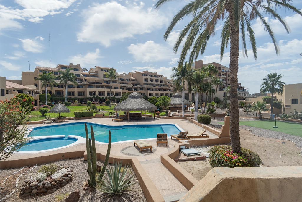 Las Glorias LGG-12 Villa