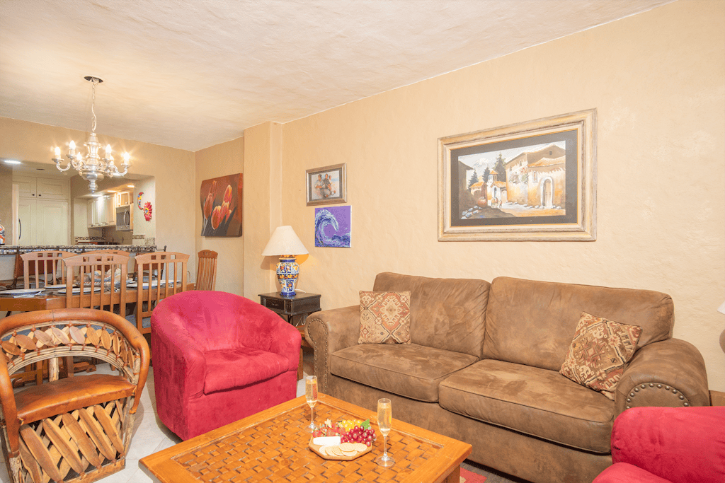 Beautiful condo in Las Glorias 309