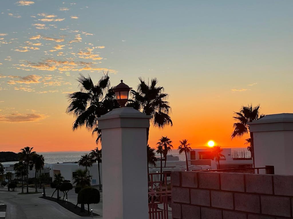 Royal Vista Apartment, Los Algodones beach