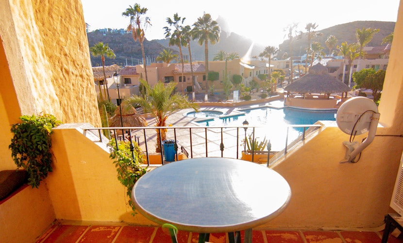 Las Glorias Condo 105