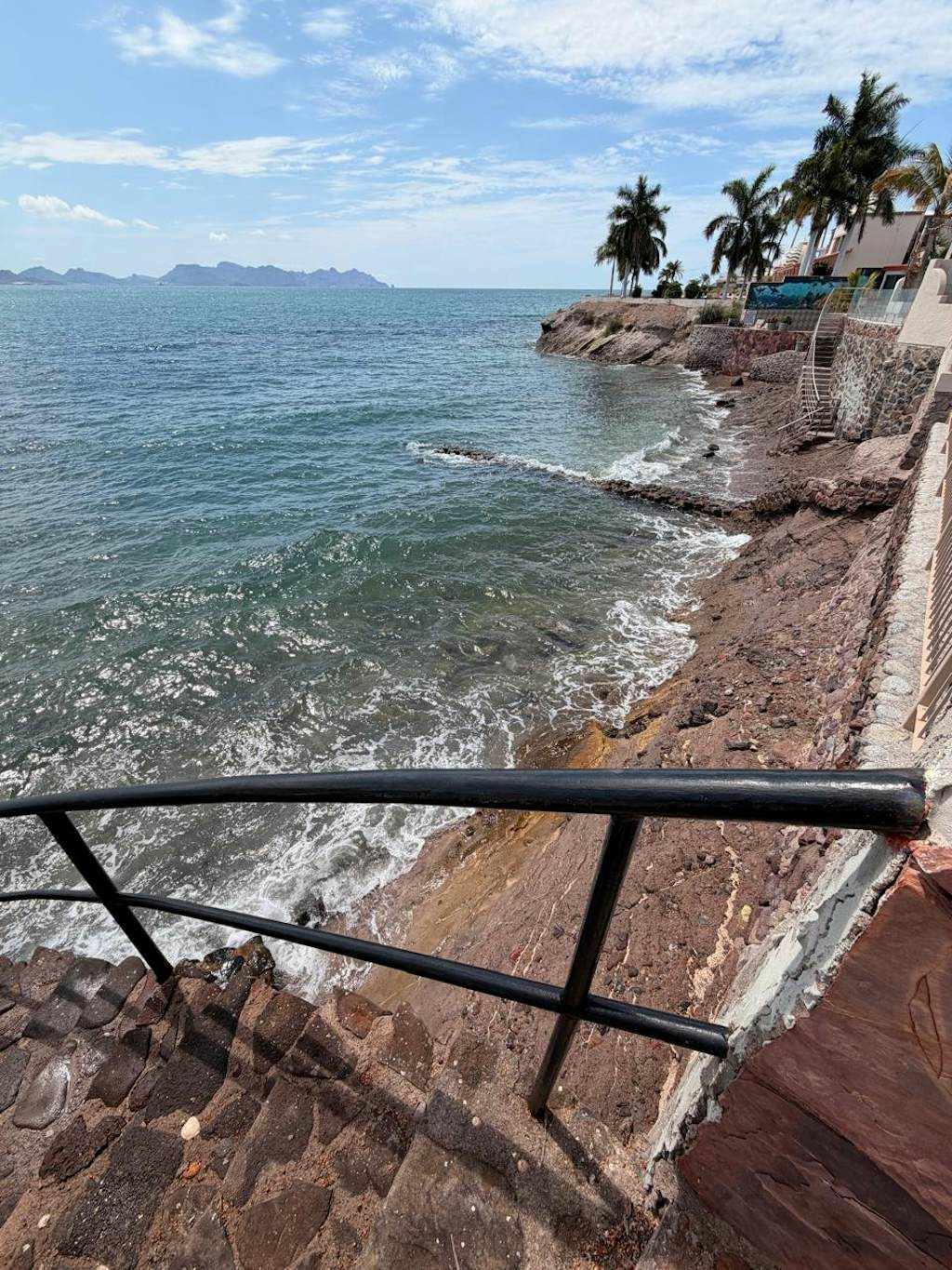 Beautiful Casita oceanfront with private pool