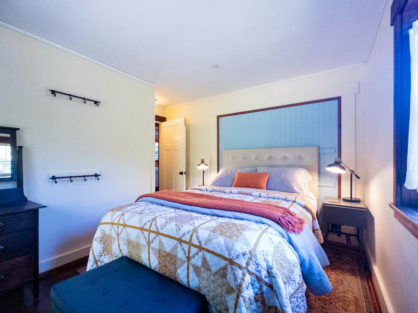 Scotty Point Cabin on the Bluff