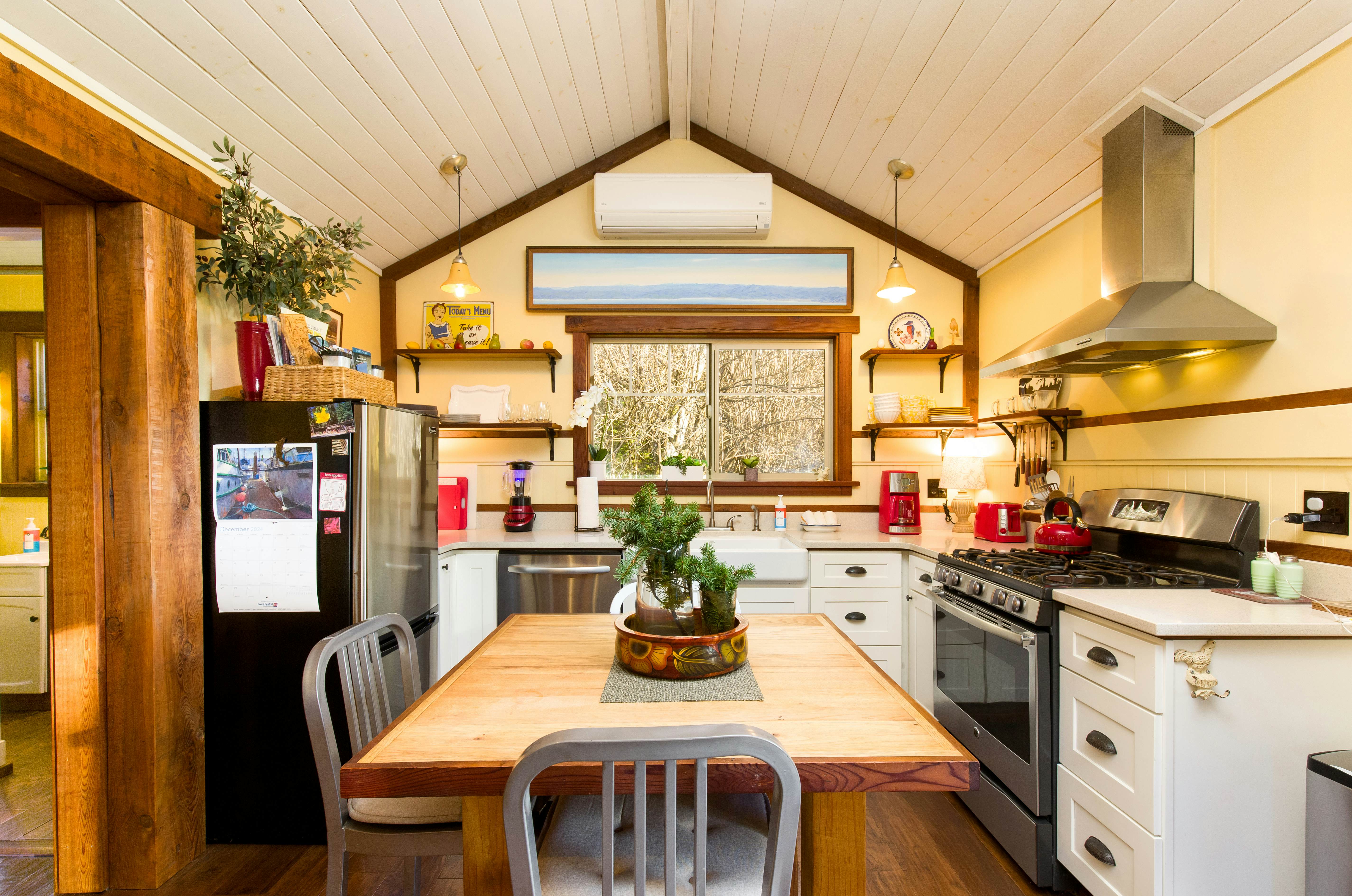 Scotty Point Cabin on the Bluff