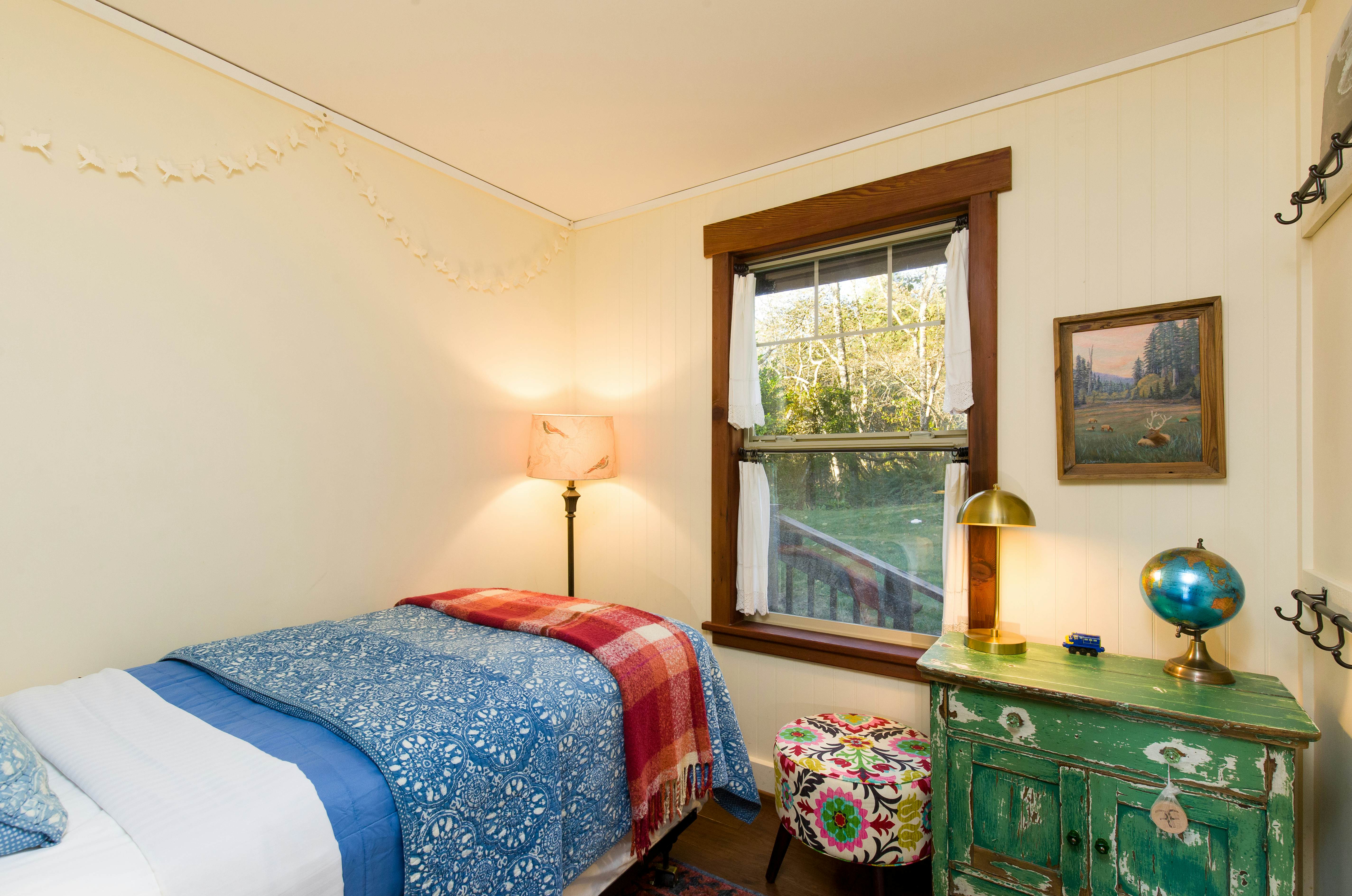 Scotty Point Cabin on the Bluff