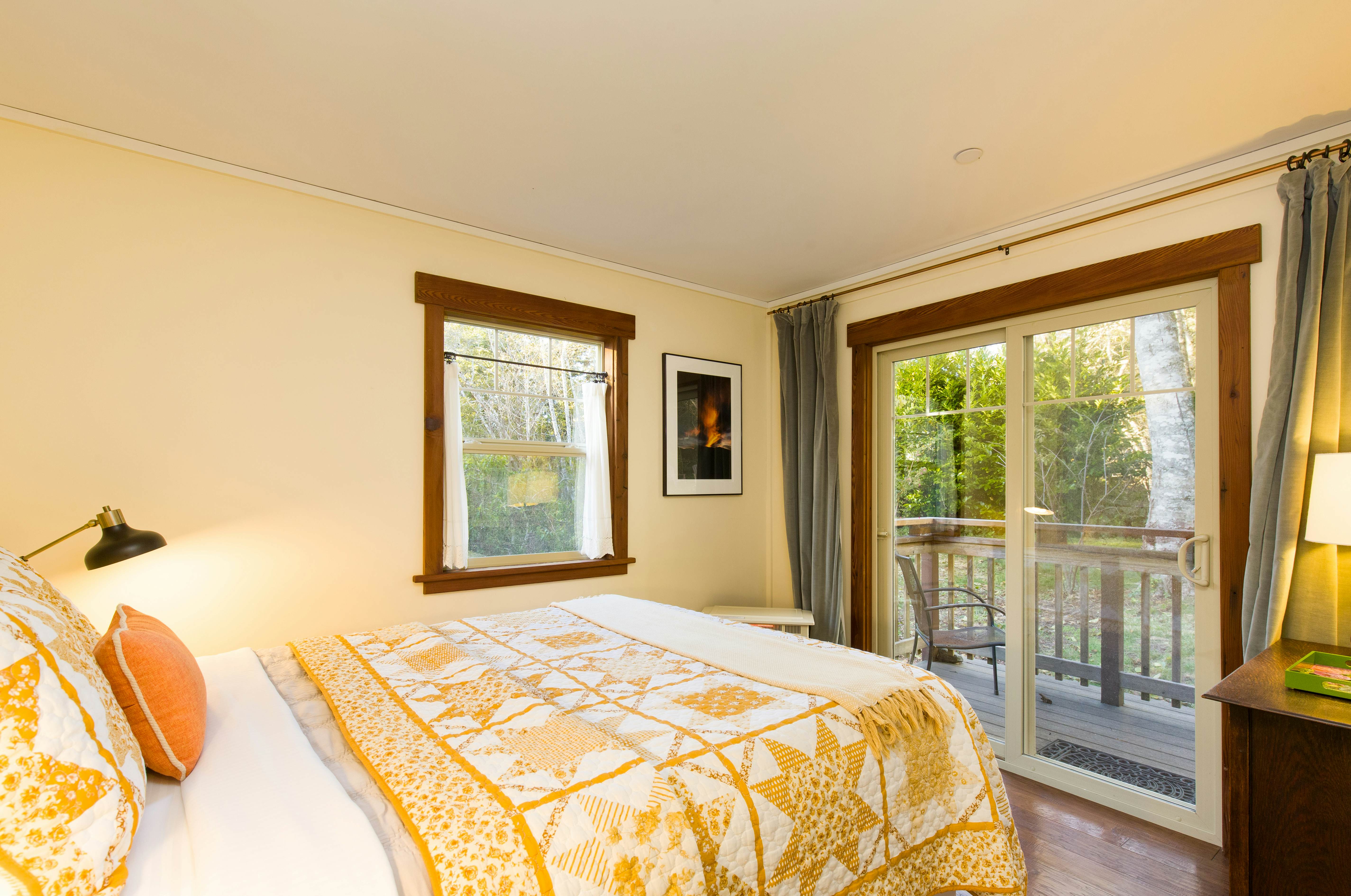 Scotty Point Cabin on the Bluff