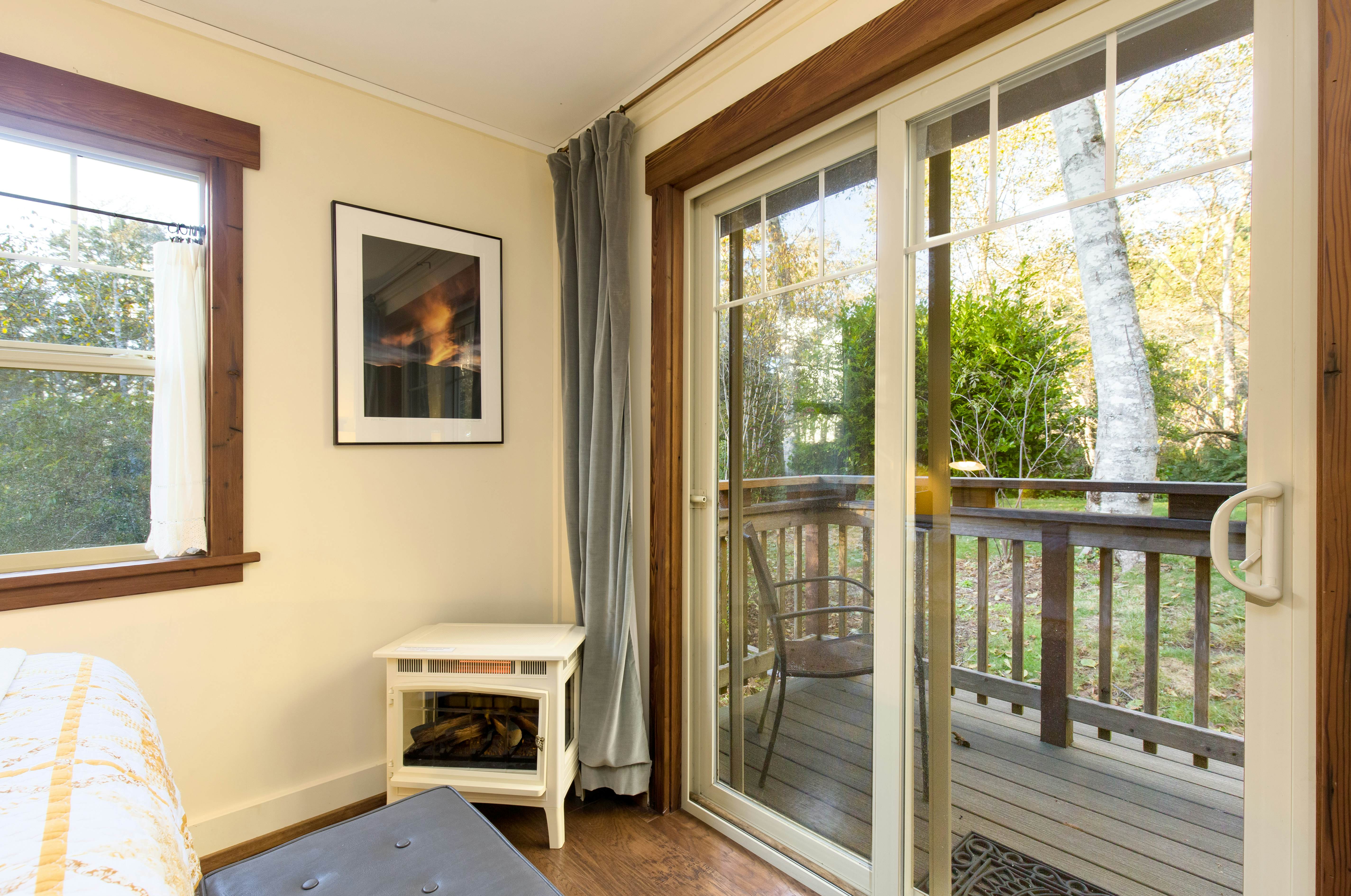 Scotty Point Cabin on the Bluff