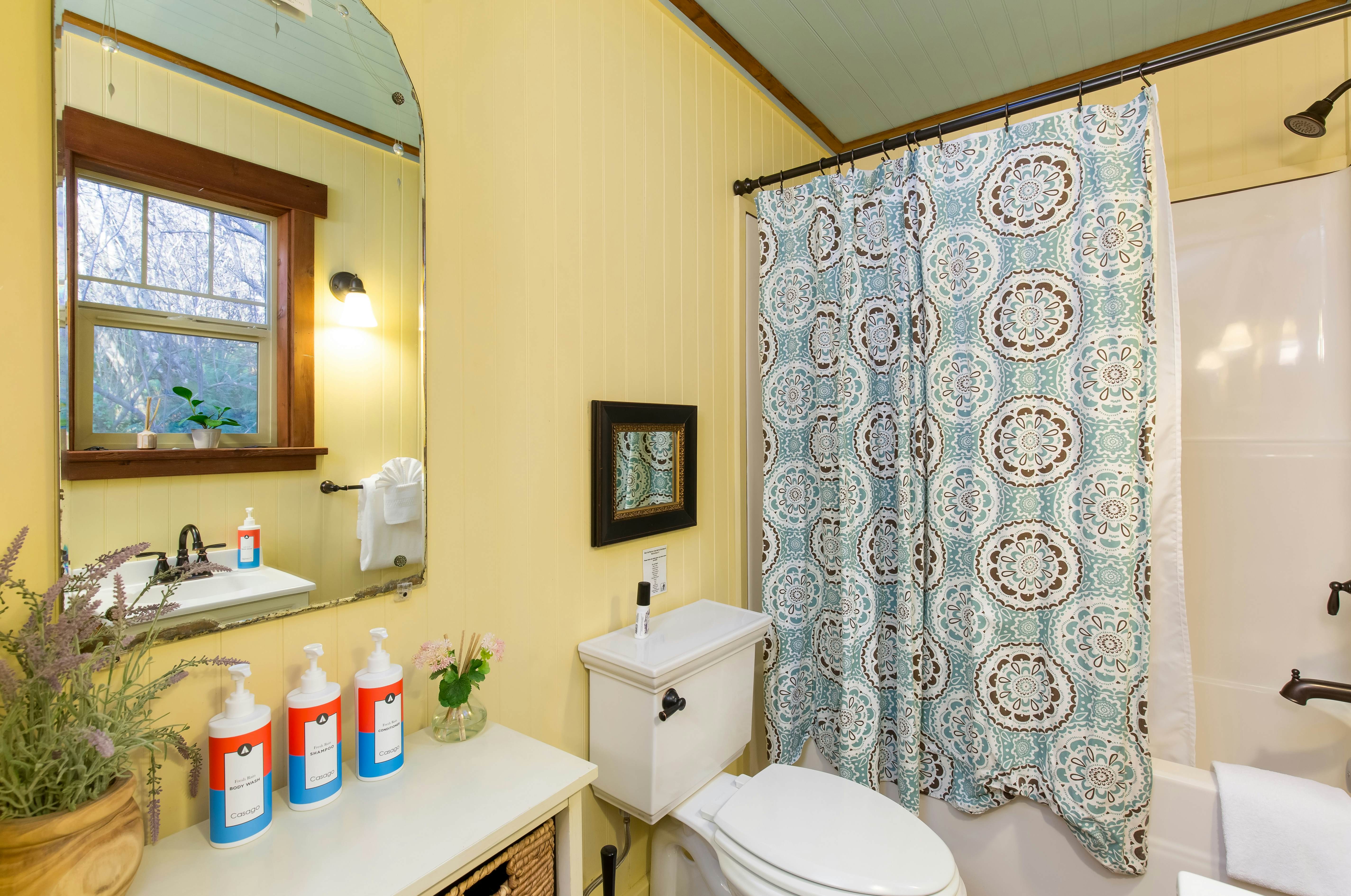 Scotty Point Cabin on the Bluff