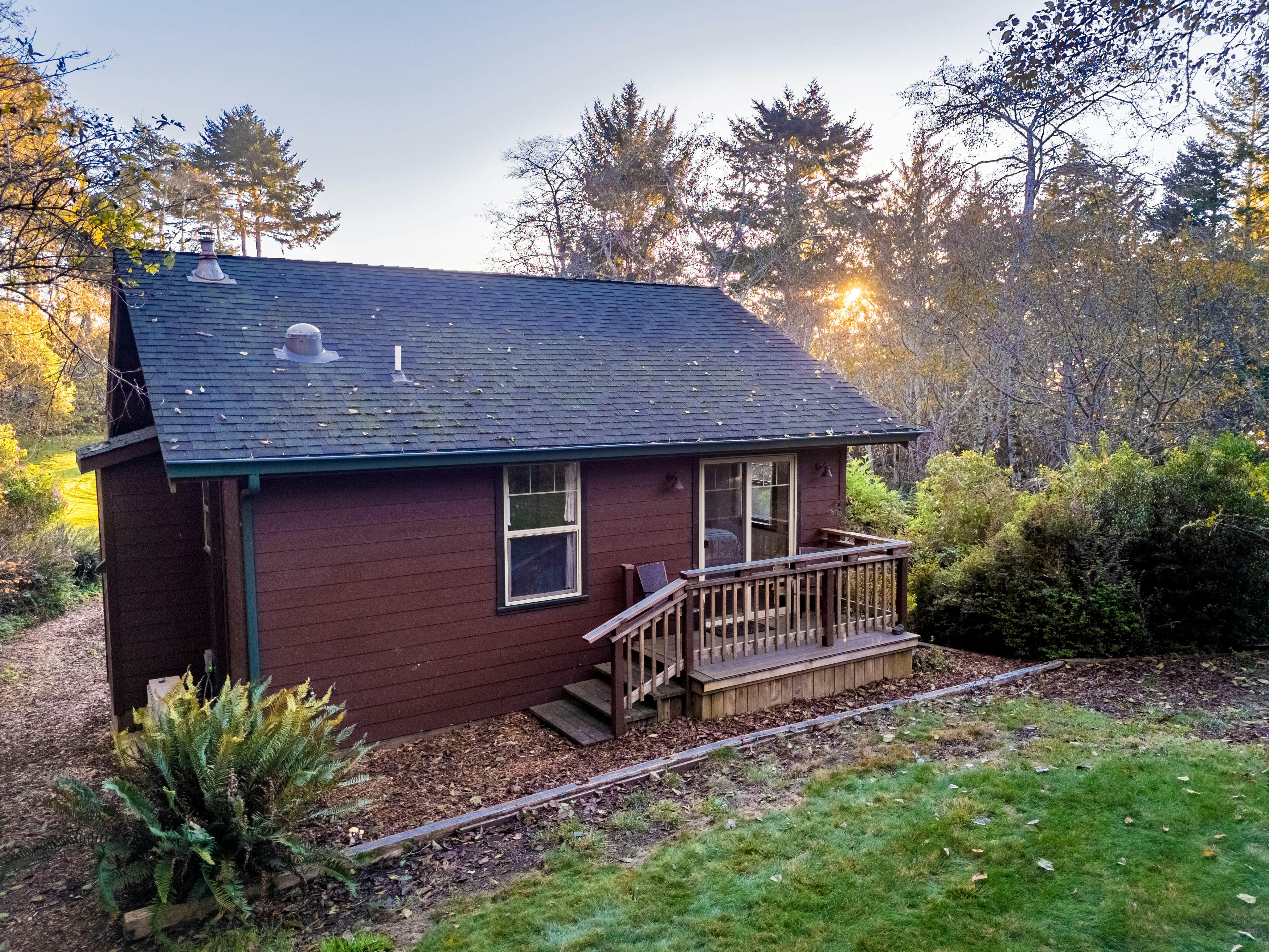 Scotty Point Cabin on the Bluff