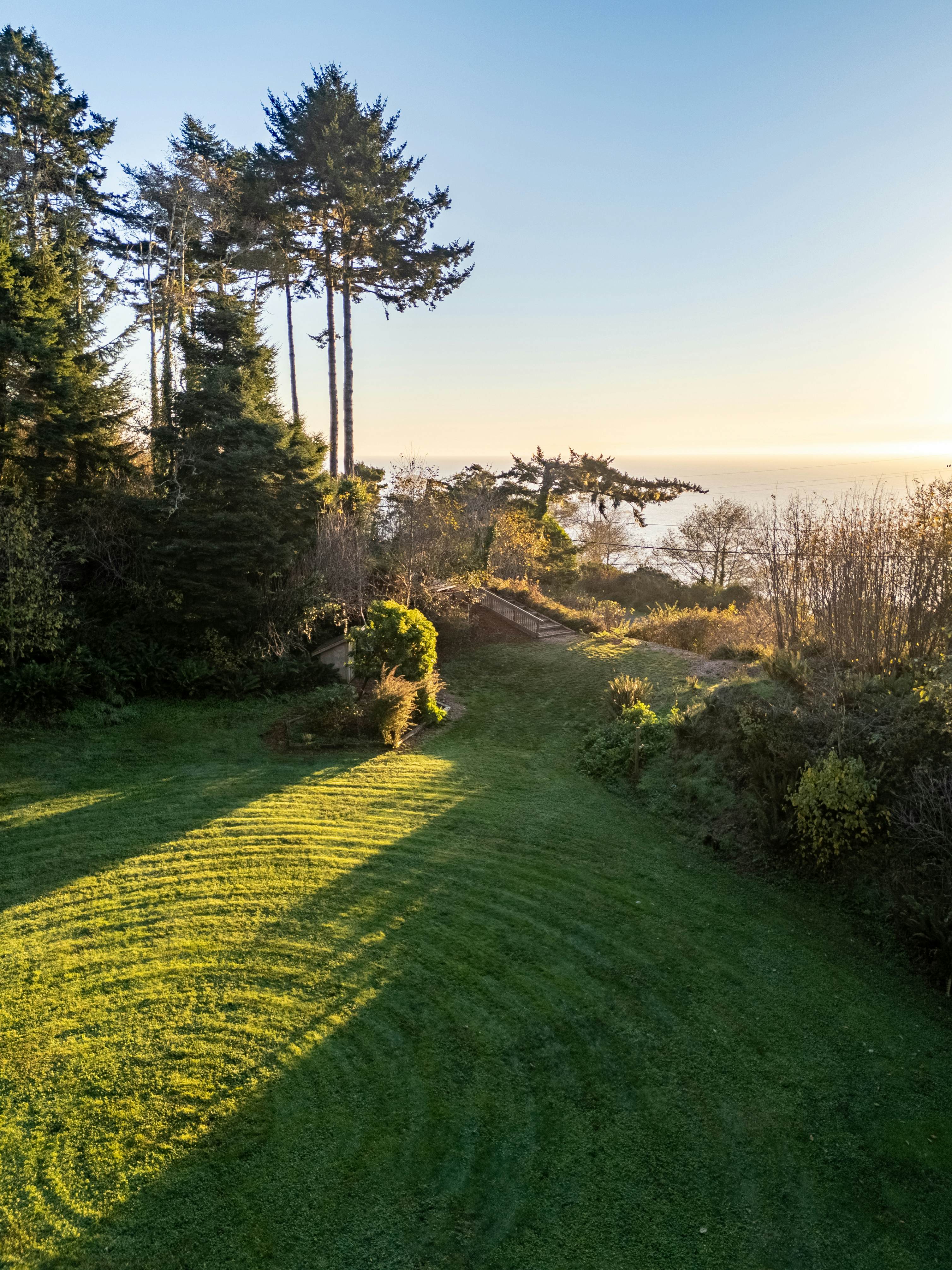 Scotty Point Cabin on the Bluff