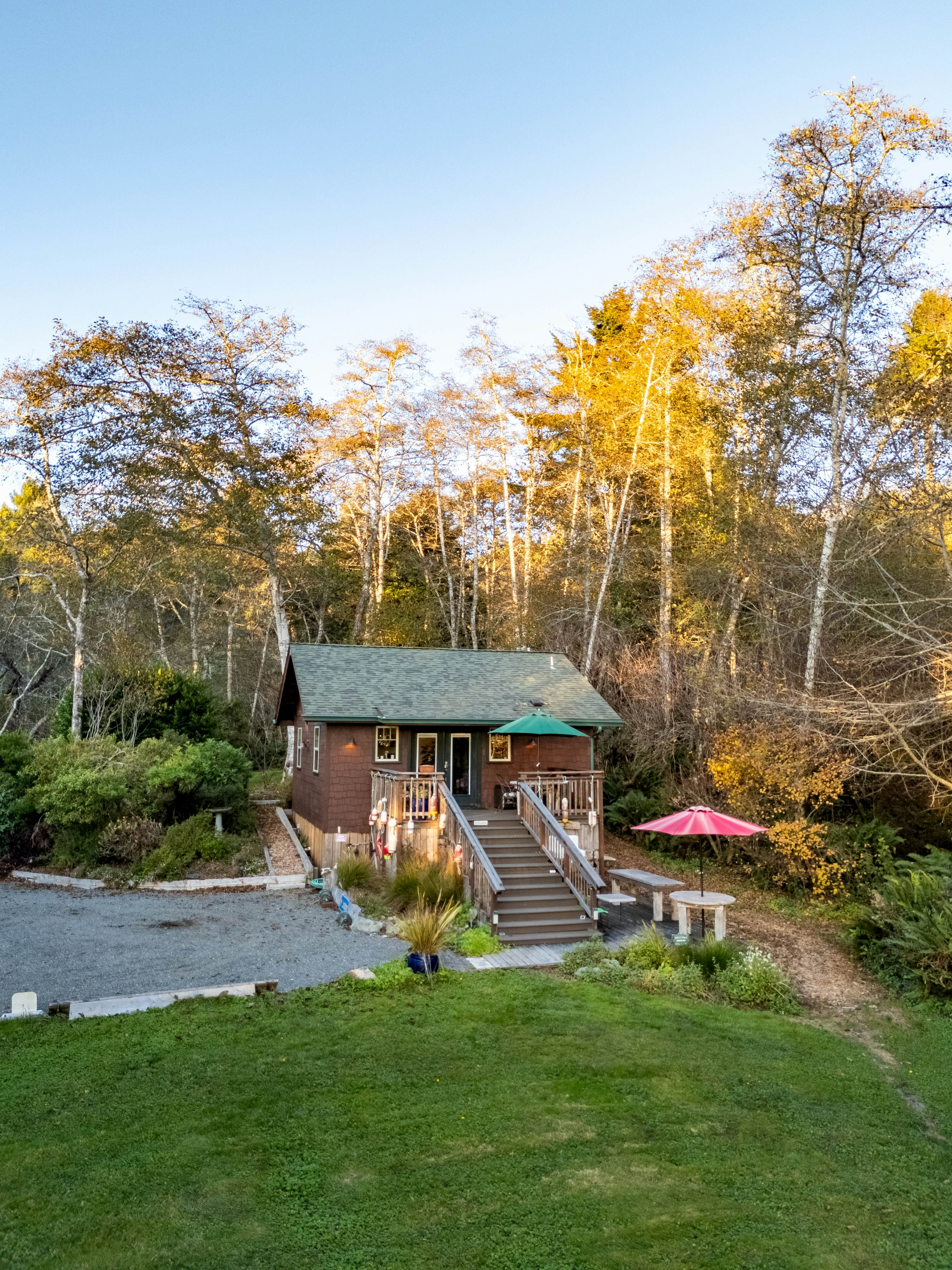 Scotty Point Cabin on the Bluff