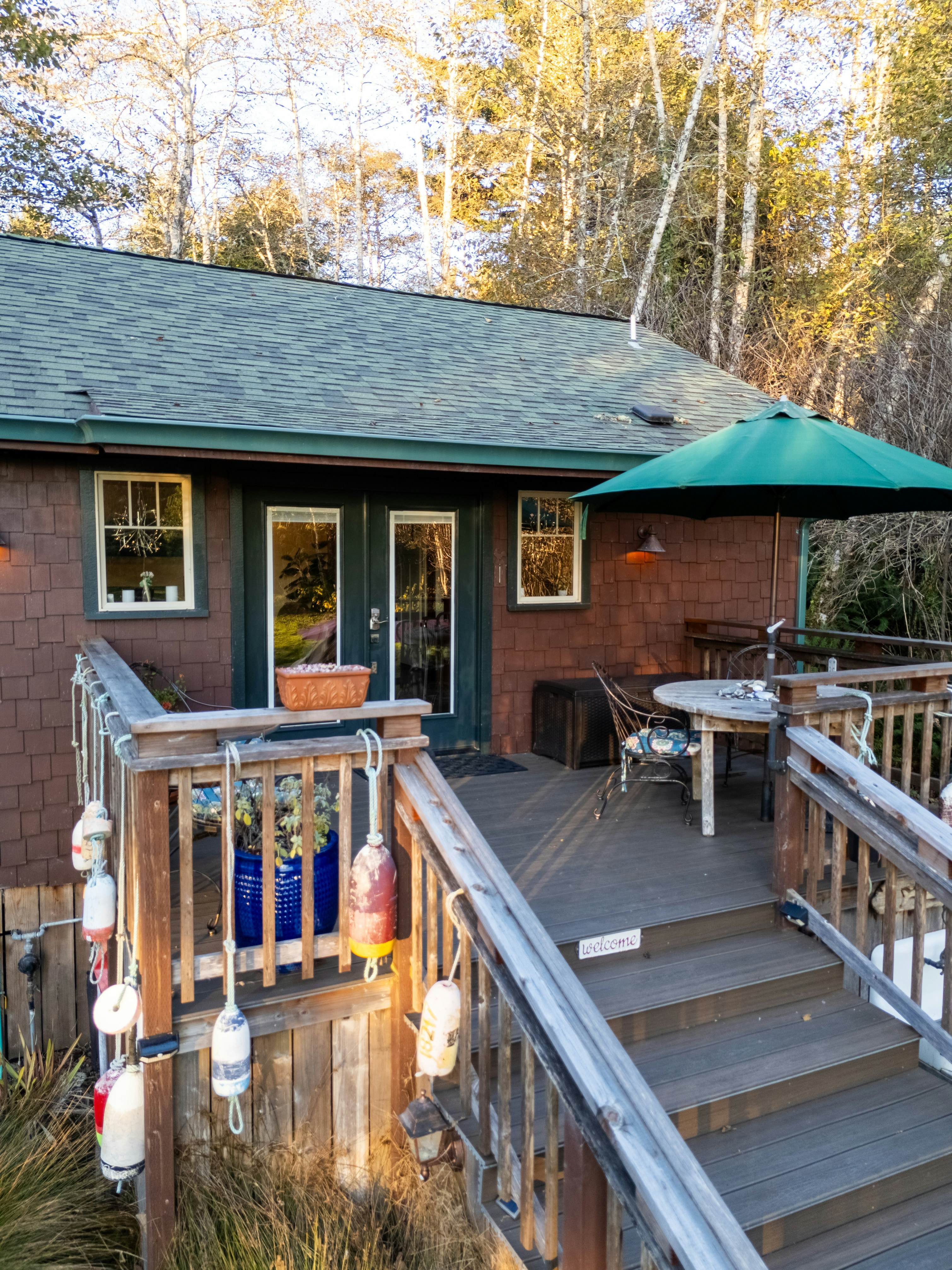 Scotty Point Cabin on the Bluff