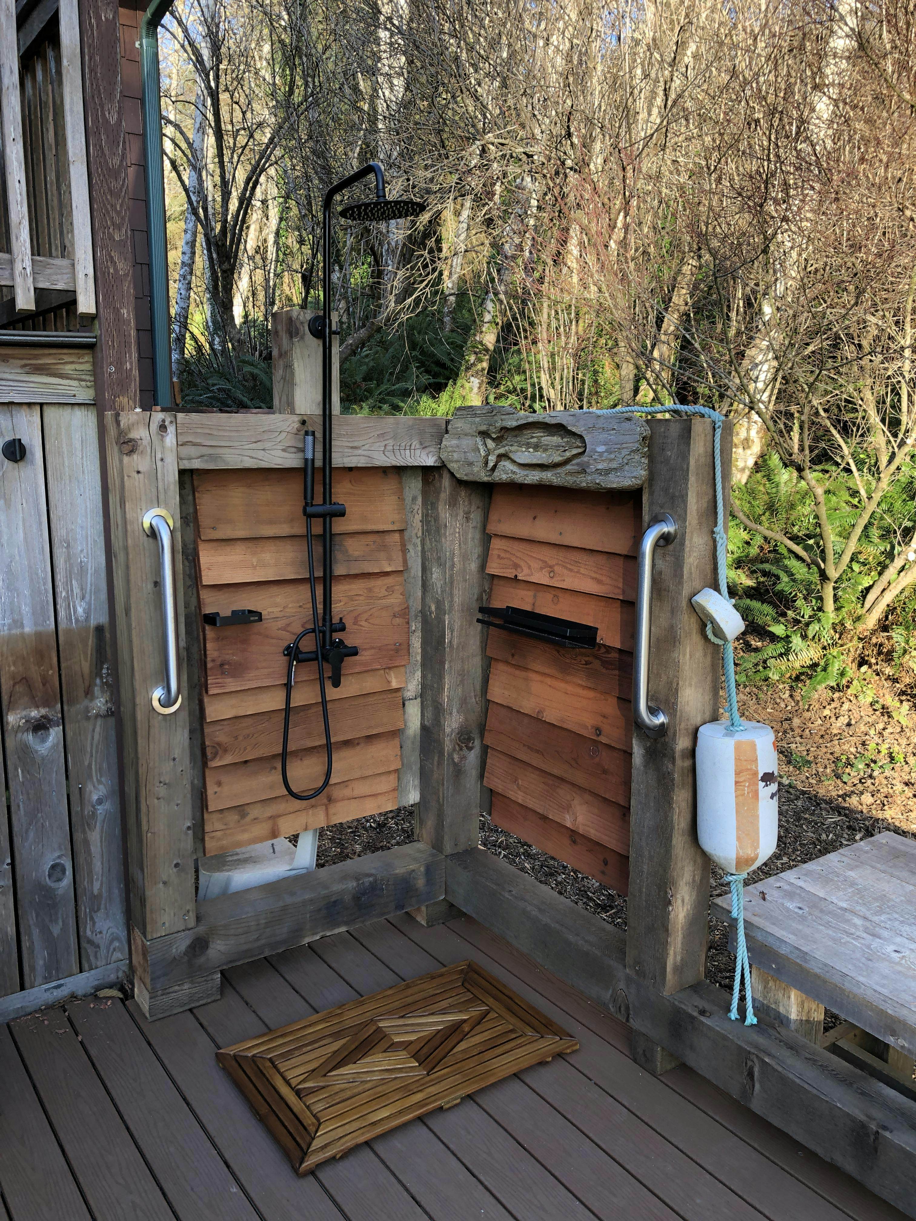 Scotty Point Cabin on the Bluff