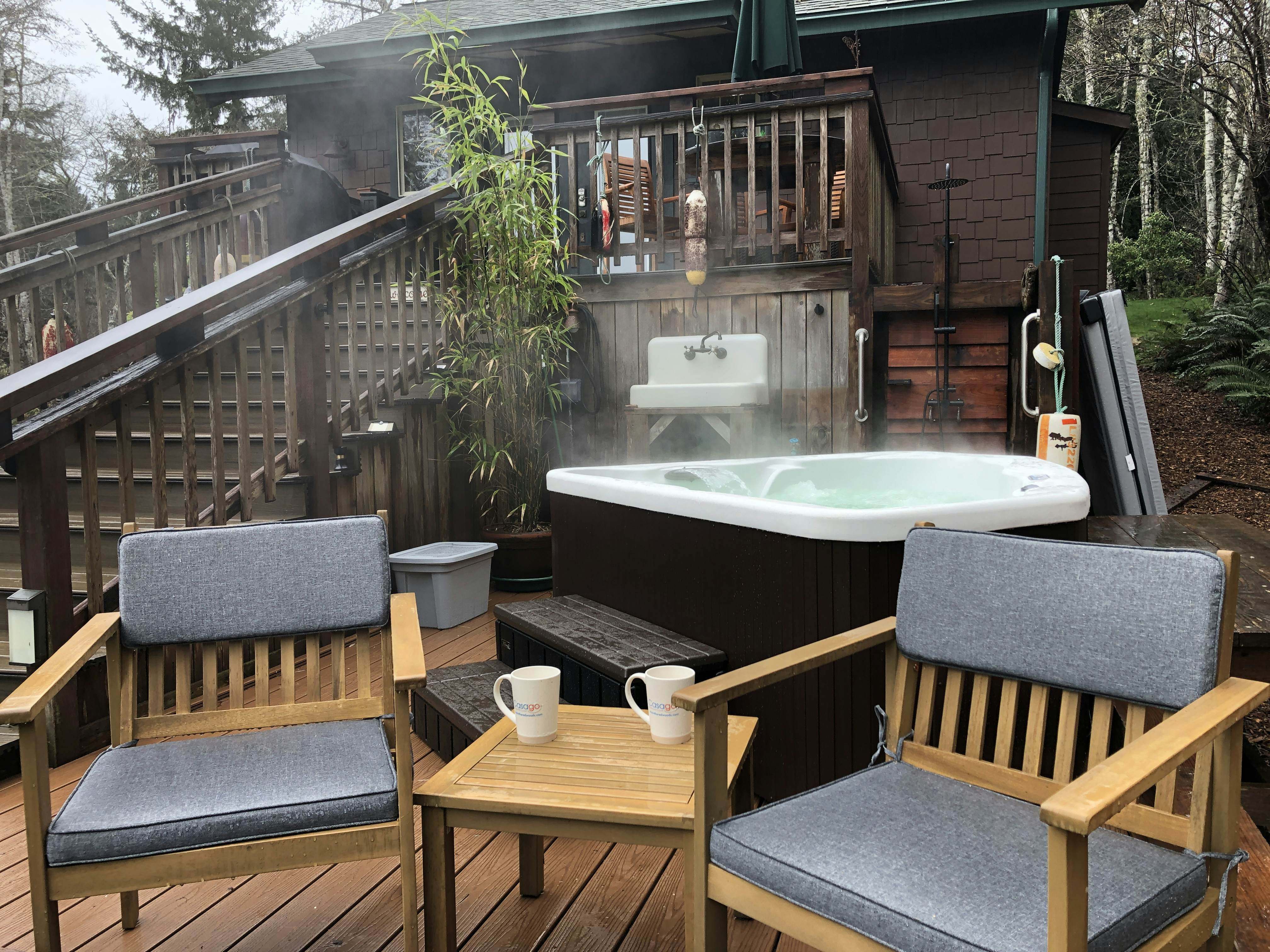 Scotty Point Cabin on the Bluff