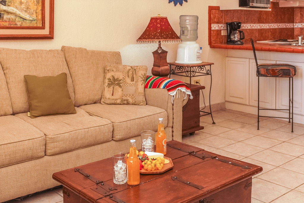 Princesa C-104 Barefoot Bumblebee Newly Renovated Ocean View Condo