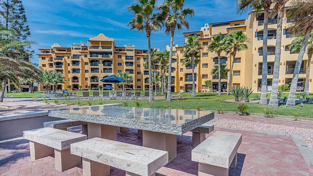 Princesa Resort A-406 Sandy Feet Retreat with Terrace Overlooking Pool and Ocean Front