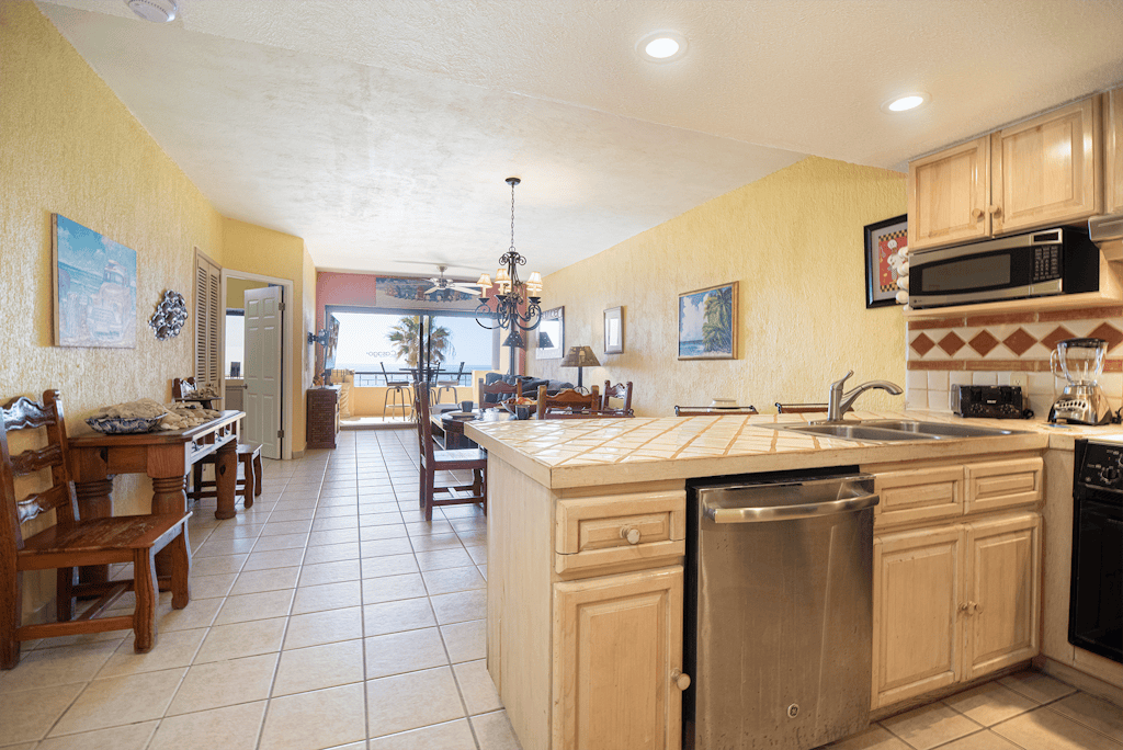 Princesa Resort E-408 Relaxation Clean Great Ocean Front Condo
