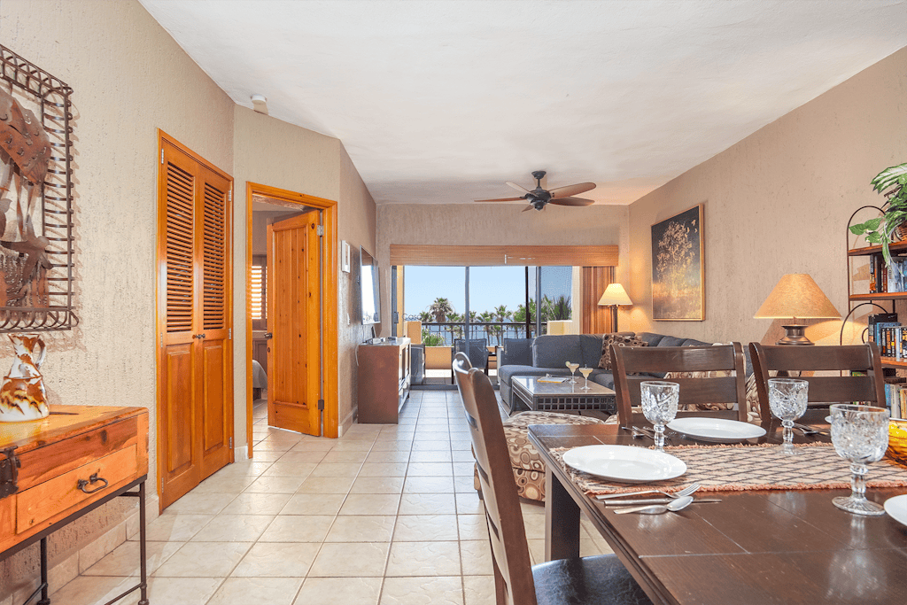 Princesa Resort D-307 Pelican's Post Ocean View Chic Condo