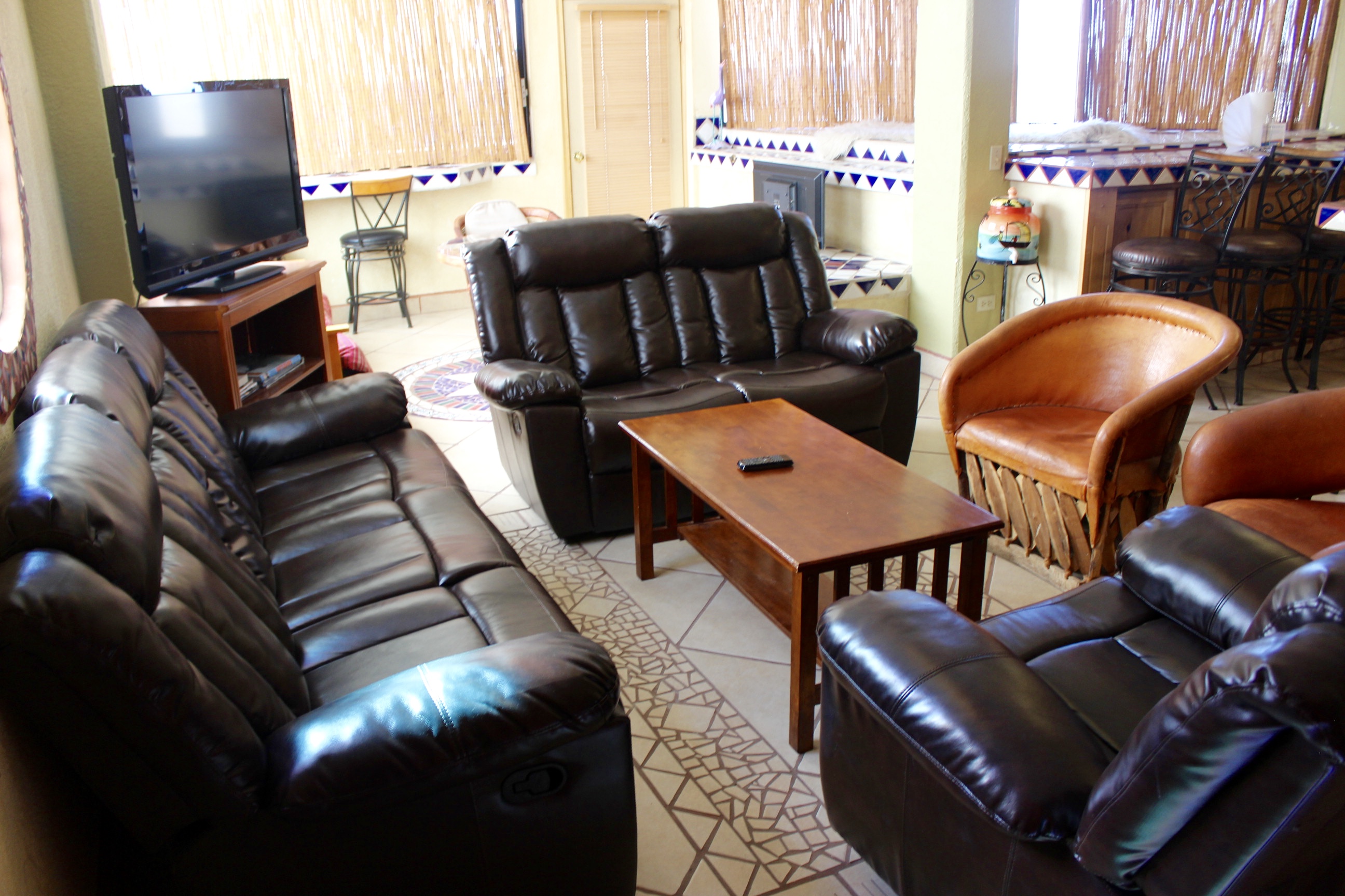 Las Gaviotas 402  Mid-century Ocean View Apartment