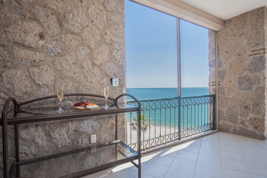 Sonoran Sea E-401 Feeling tip' Sea In Paradise Bright Oceanfront Condo