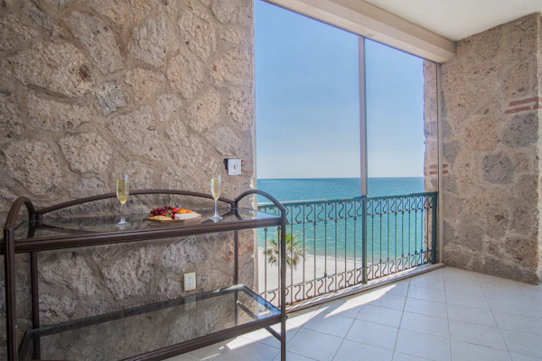 Sonoran Sea E-401 Feeling tip' Sea In Paradise Bright Oceanfront Condo