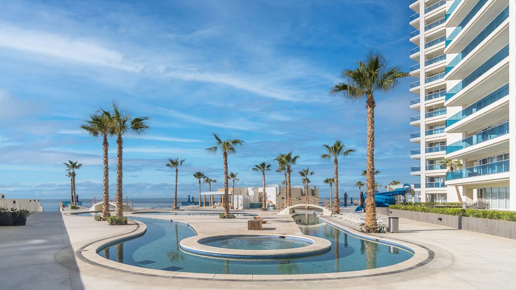 Splash in The New Lazy River/Stay in Modern Luxury Encantame C-603