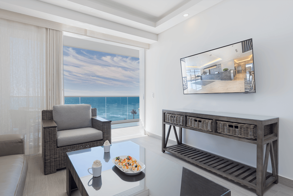 Splash in The New Lazy River/Stay in Modern Luxury  Encantame C-403