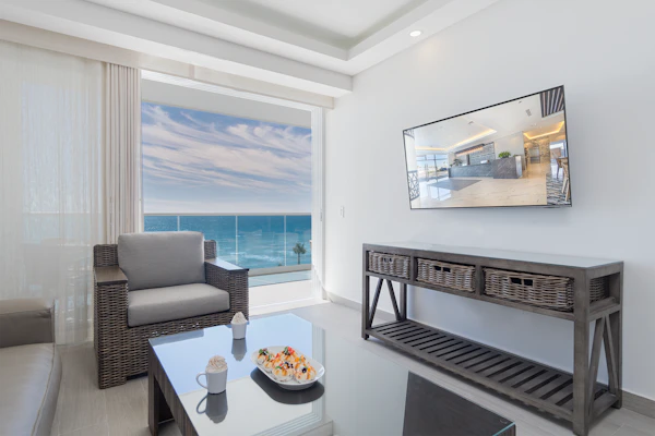 Splash in The New Lazy River/Stay in Modern Luxury Encantame C-403