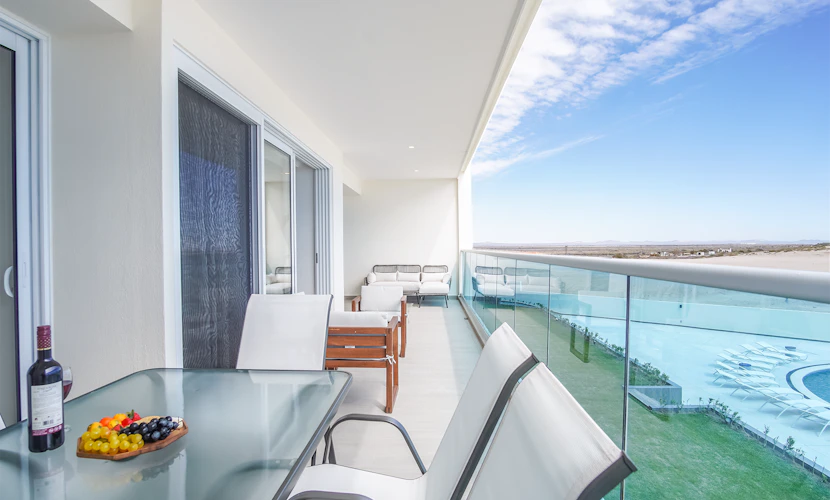 Gorgeous 2 bedroom condominium (Encantame Verano 204)