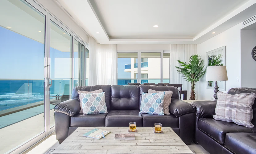 Delightful 2 bedroom condo Encantame Towers Verano 505