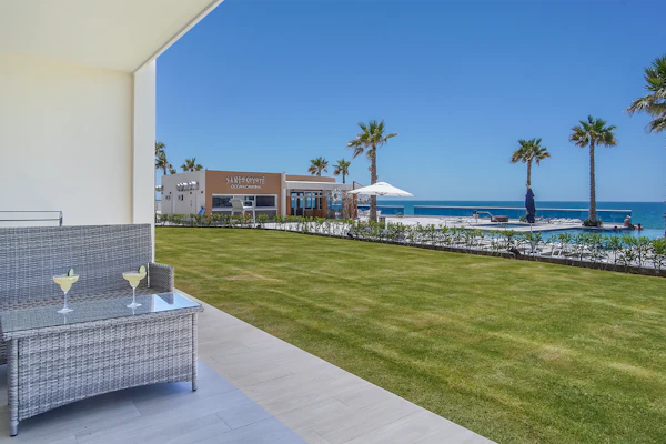 Lovely 2 bedroom condo Encantame Towers Velero 104