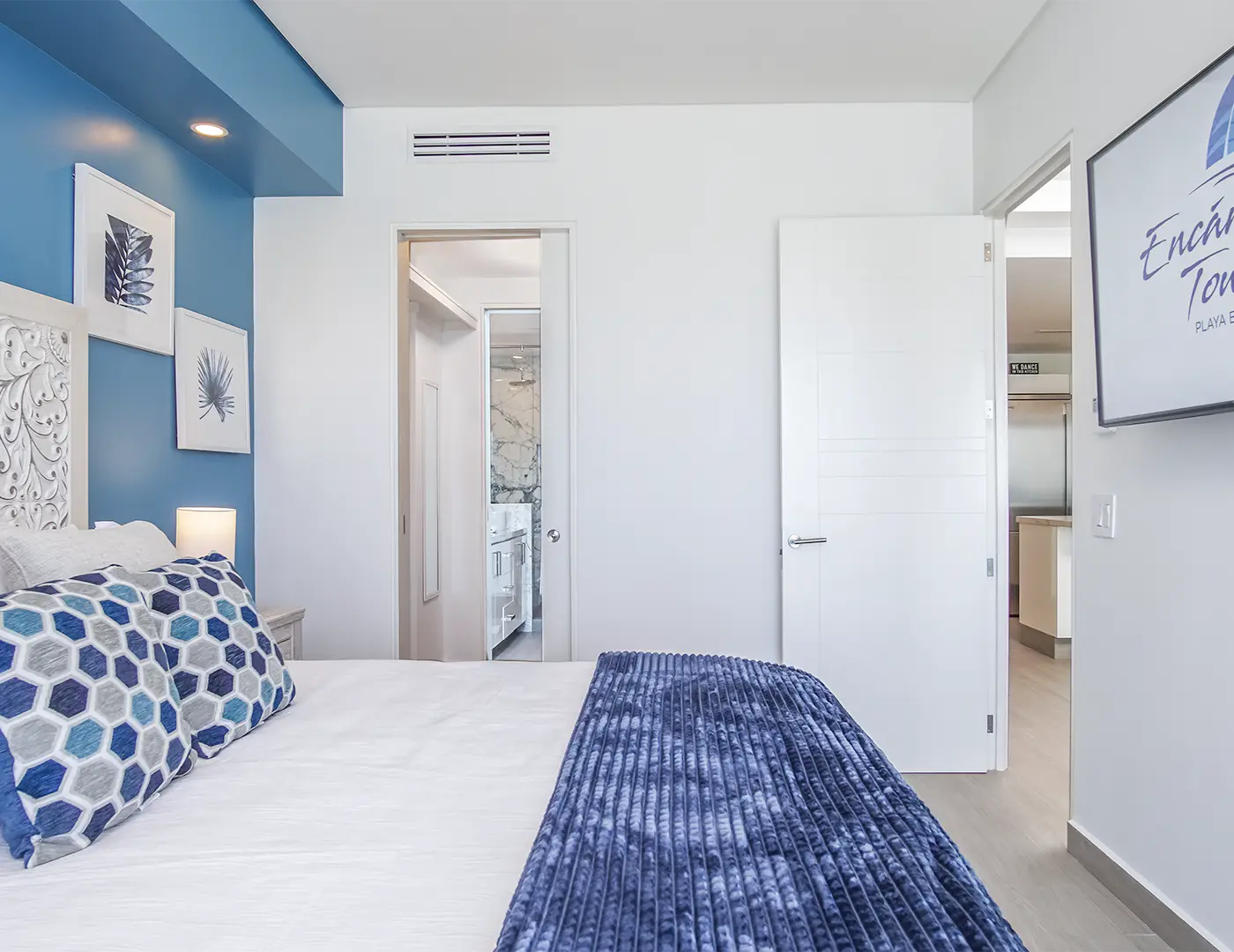 Encantame Towers Velero 203
