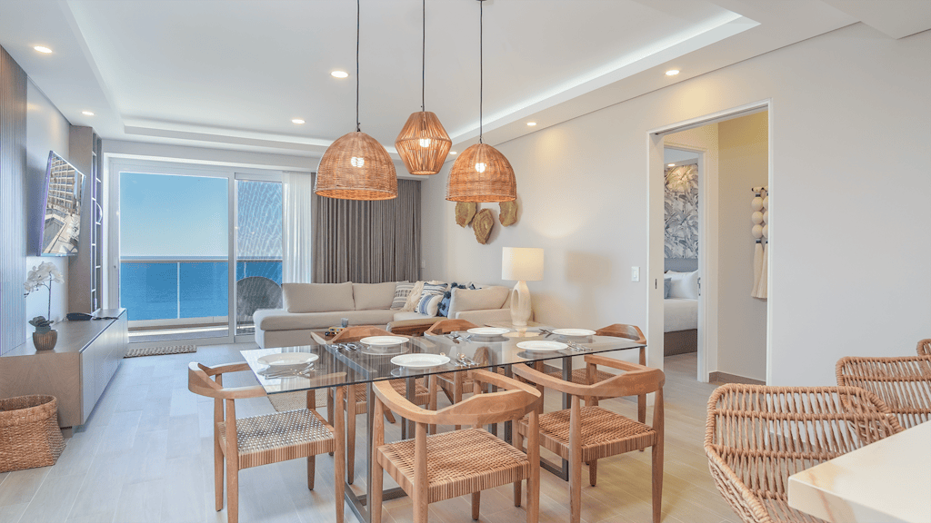 Panoramic And Immersive Water View 2 bedroom E2002