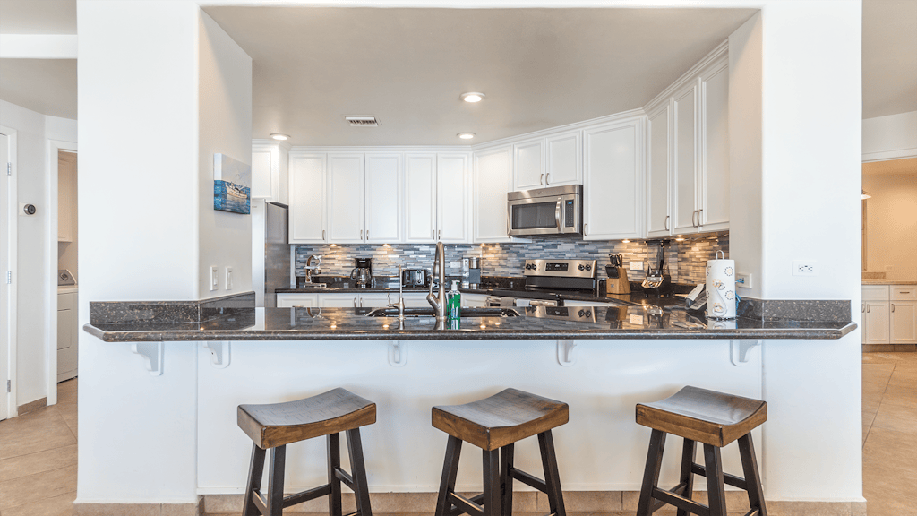 PENTHOUSE**Las Palomas 3 BR 3 BA Diamante 1006