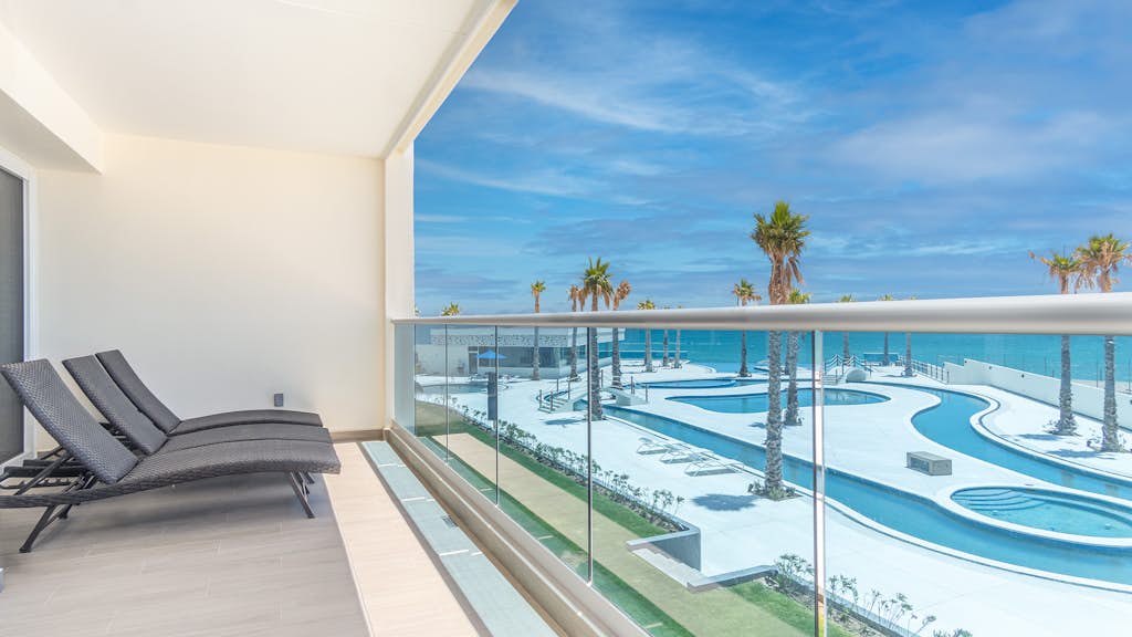 Distinctive Elegance 2 Bedroom Unit Encantame Viento 202