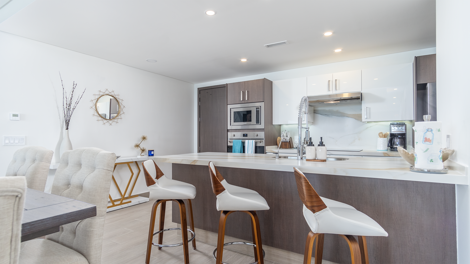A Style Of Its Own 2 bedroom unit Encantame Viento 1202