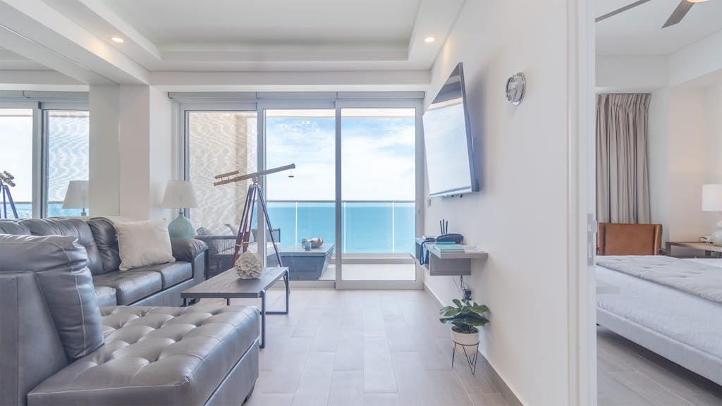 Amaizing condo by the beach Encantame W1203