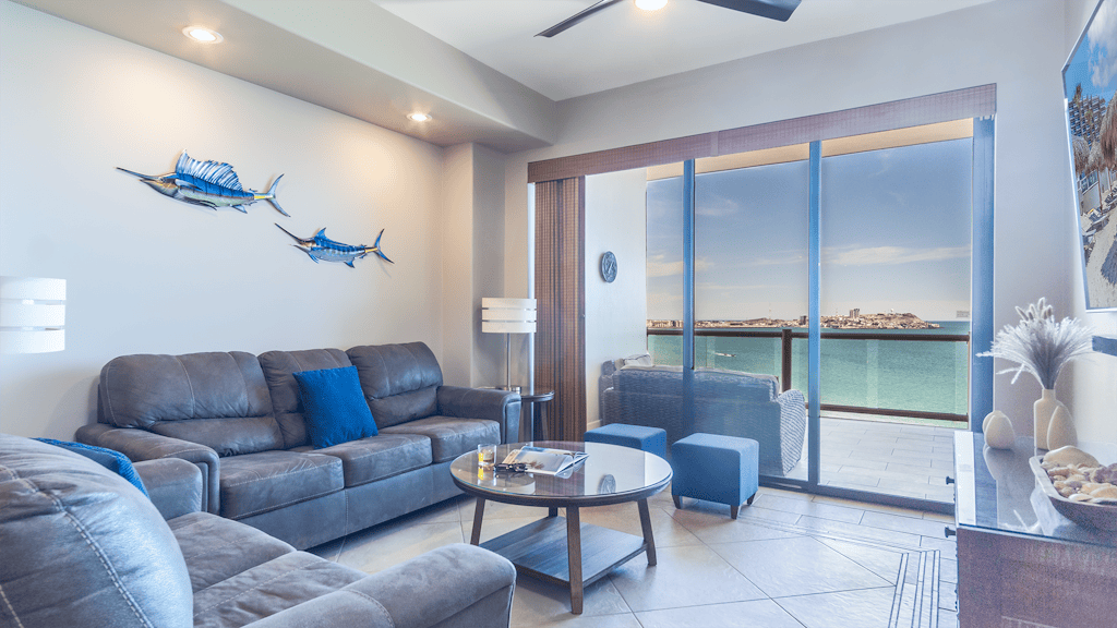 Las Palomas 2 BR 2BA Cristal 805