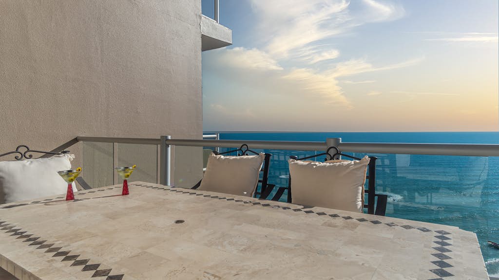 Las Palomas Phase II Coronado 1107 Beautiful 2BR/2BA Condo with Stunning Views