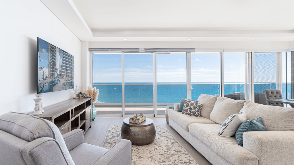 Delightful 2 bedroom condo Encantame Towers Verano 705
