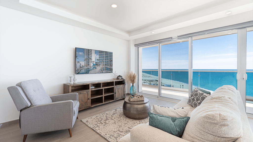 Delightful 2 bedroom condo Encantame Towers Verano 705