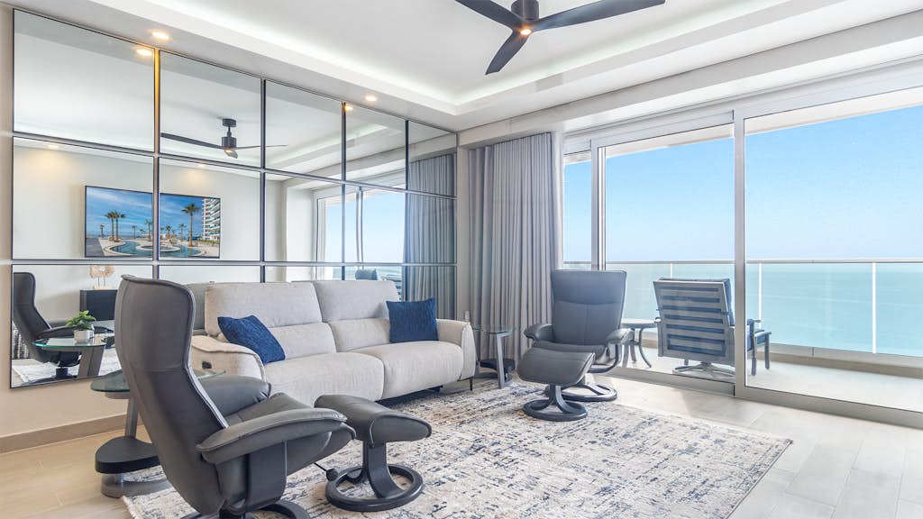 Amaizing condo by the beach Encantame W1704