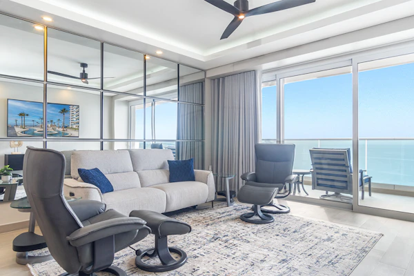 Amaizing condo by the beach Encantame W1704