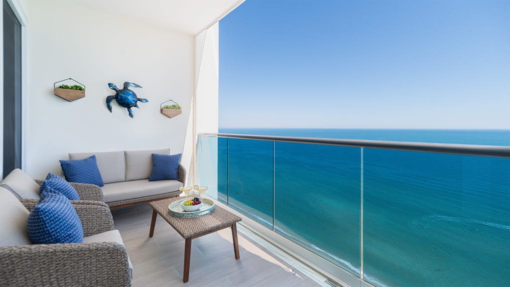 Modern Luxury, Beachfront, Ocean Views C1803 Encantame