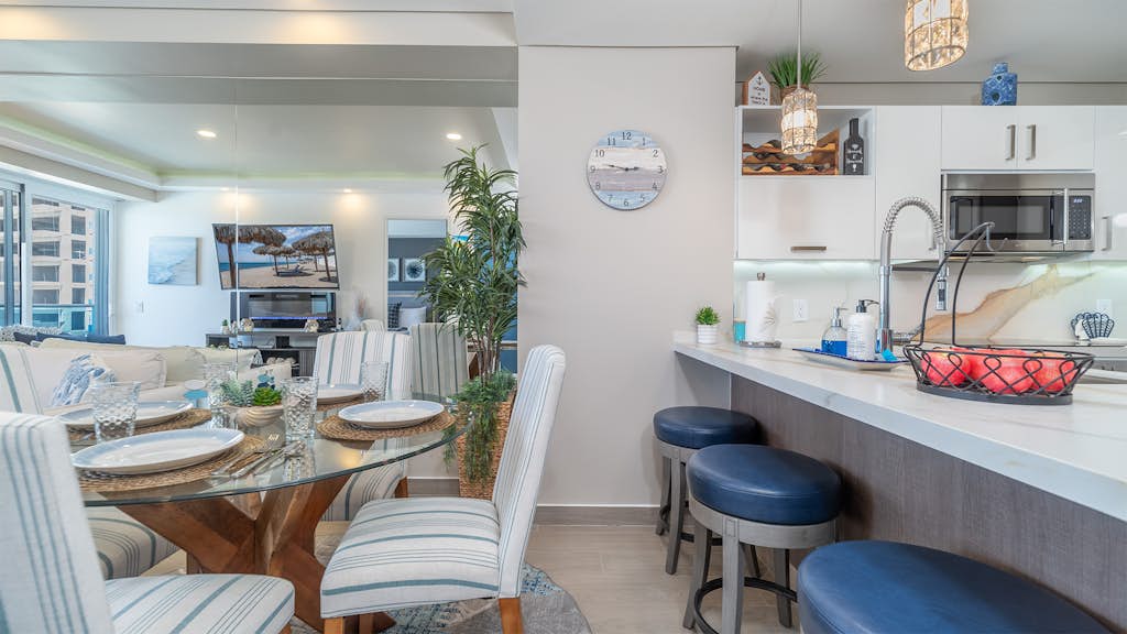Sublime 1 bedroom condo Encantame Towers Verano 403