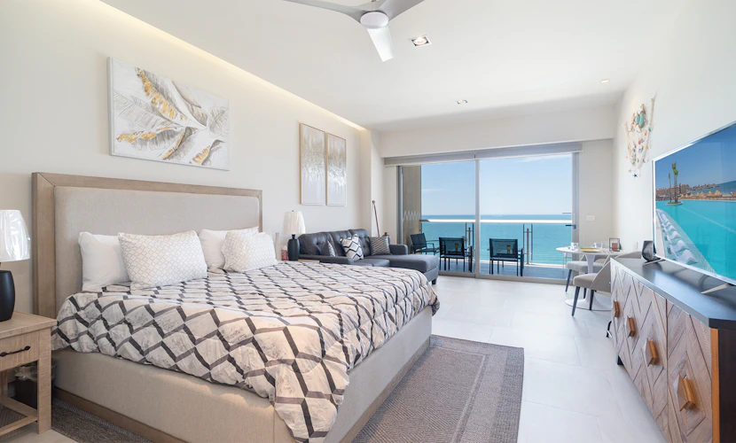 One 1402B Hotel Room: New Beachfront Resort, Style & Comfort
