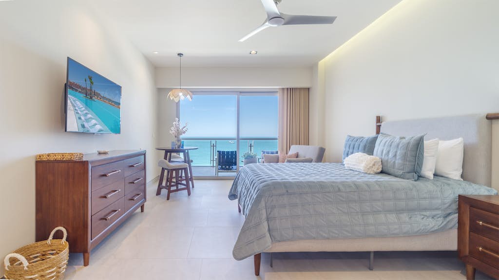 One 1002-Hotel Room– Luxury Oceanfront Condo with Stunning Views